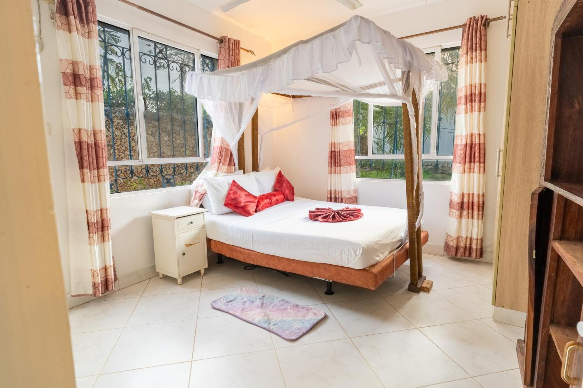Queens Chateau Boutique Villa Diani Beach Eksteriør bilde