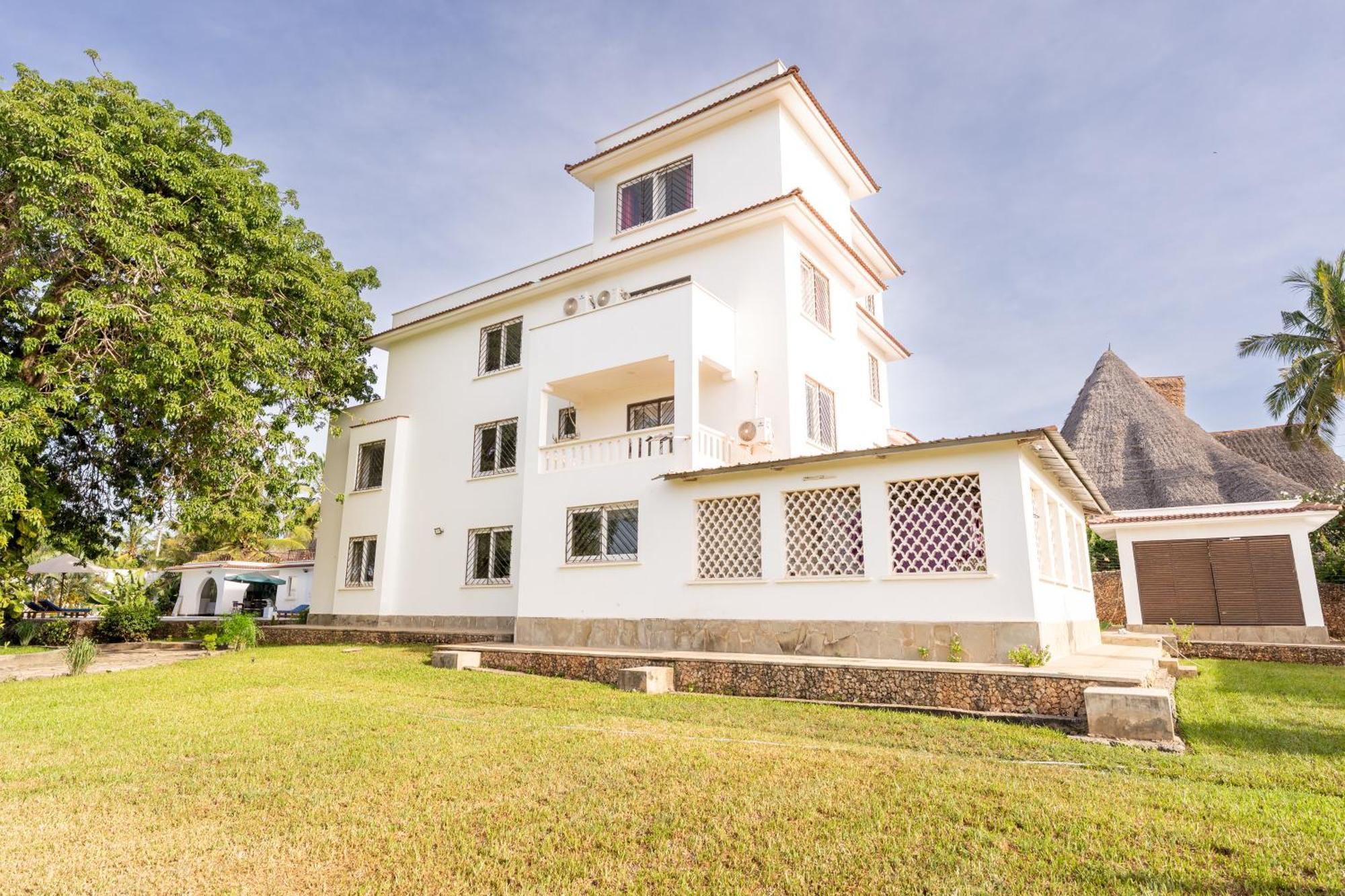 Queens Chateau Boutique Villa Diani Beach Eksteriør bilde
