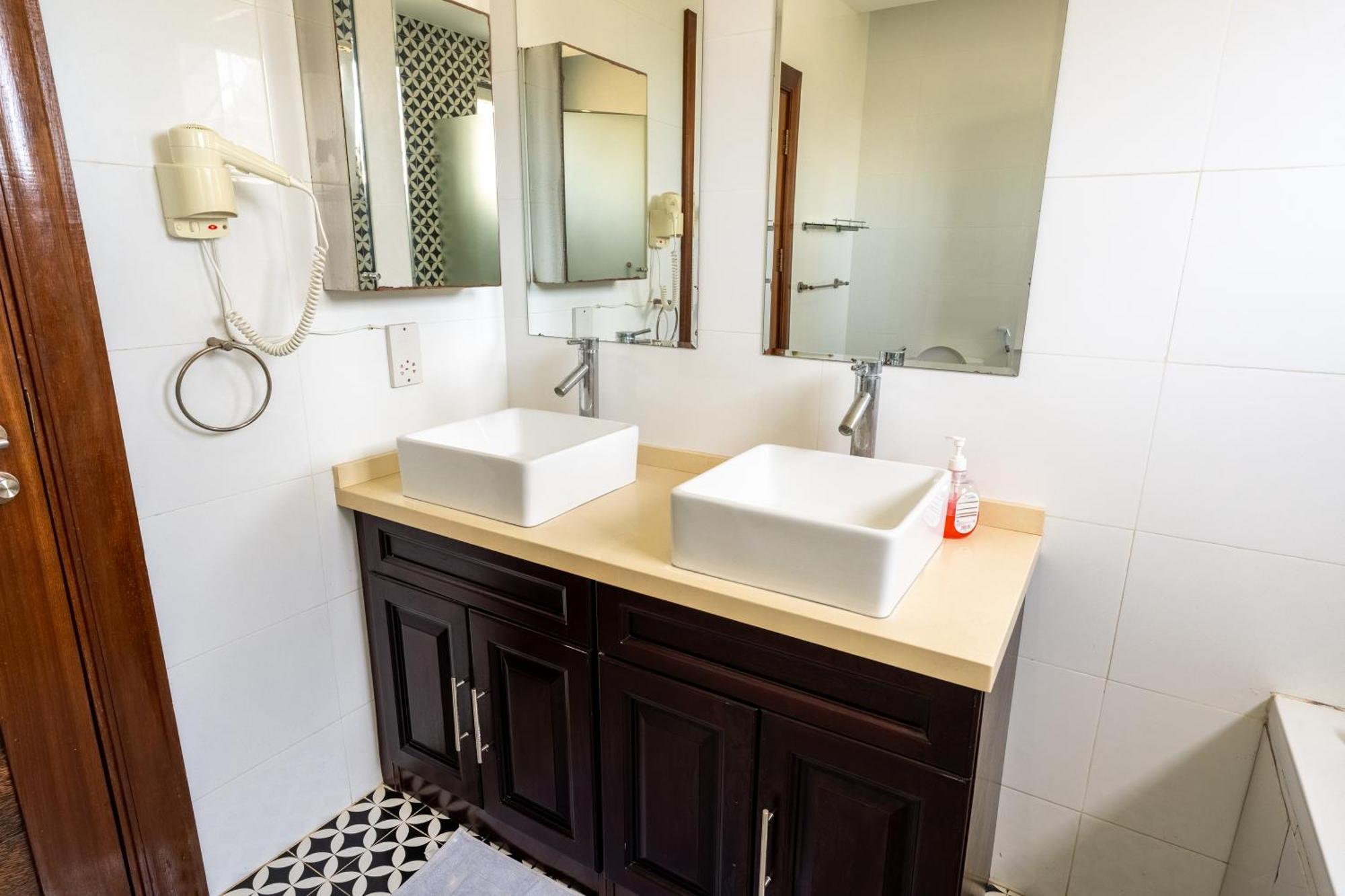 Queens Chateau Boutique Villa Diani Beach Eksteriør bilde