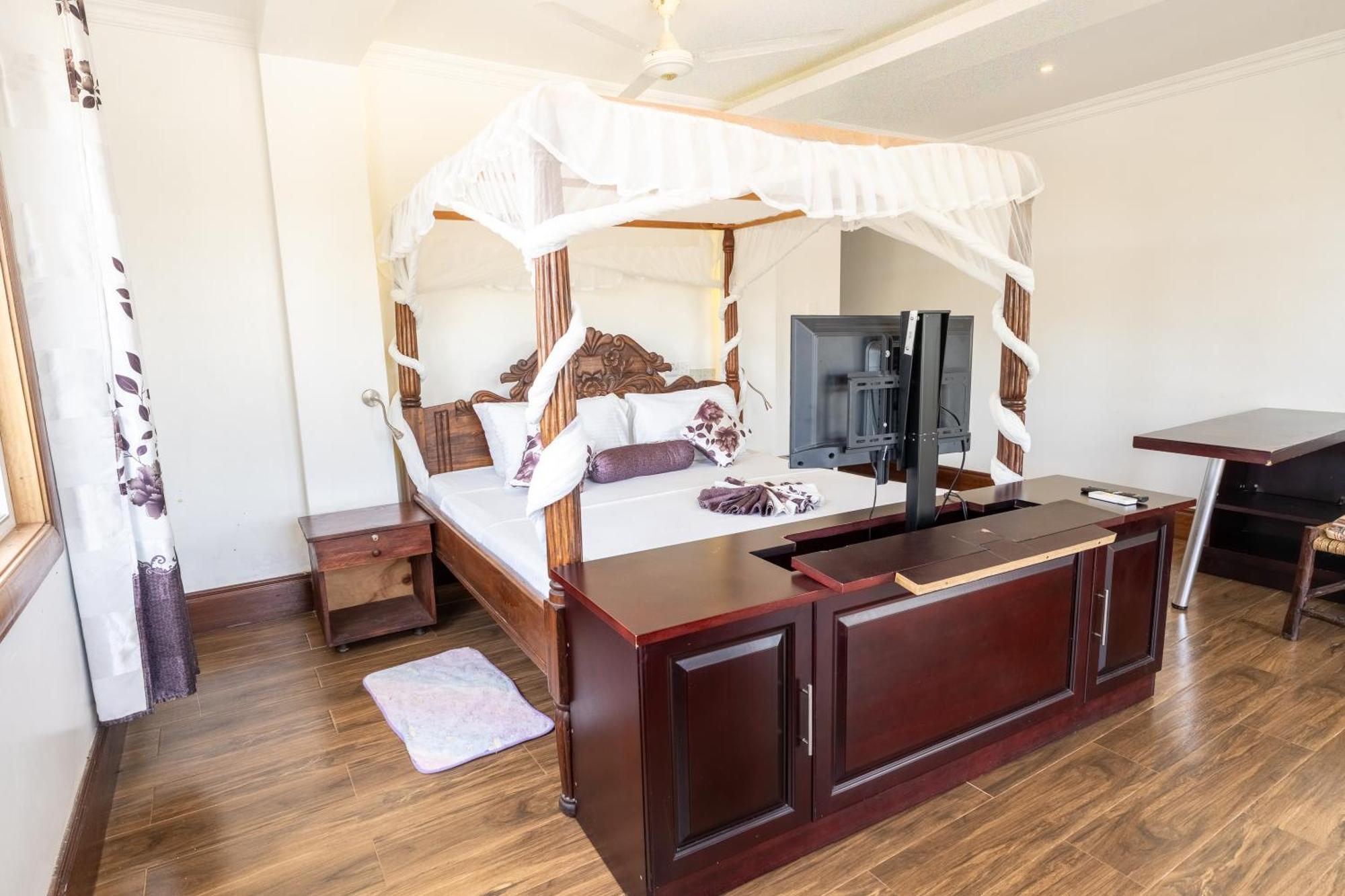 Queens Chateau Boutique Villa Diani Beach Eksteriør bilde